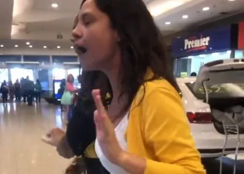 Mulher é presa acusada de ofensas racistas em shopping do Rio