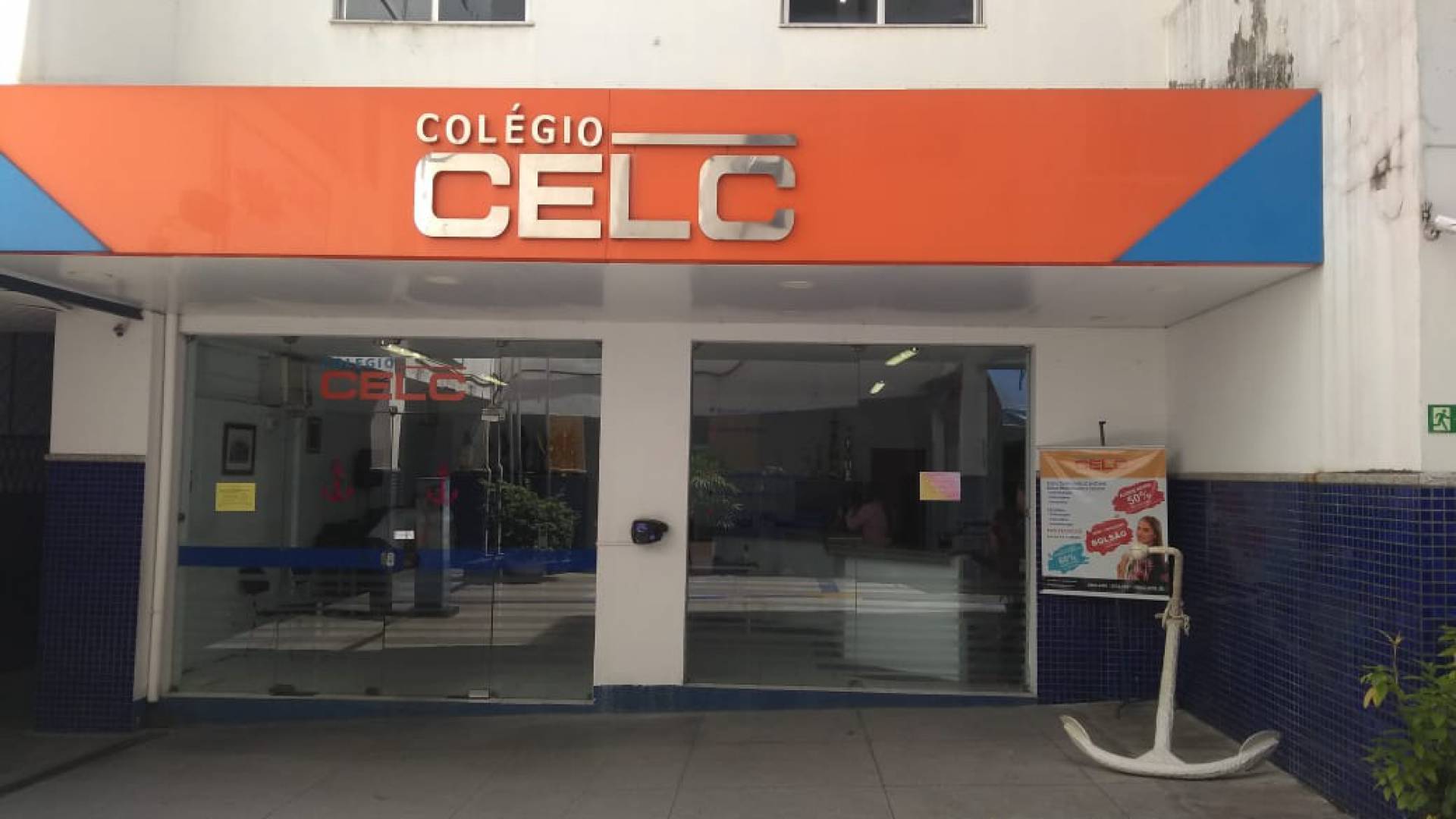 Aluno esfaqueia dois em escola no Rio e detalhes chocam até a Polícia