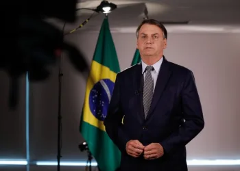 Após OMS declarar pandemia, Bolsonaro fala