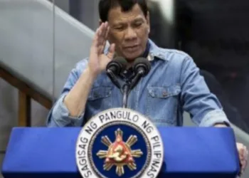 Presidente das Filipinas manda matar quem desrespeitar medidas contra o coronavírus