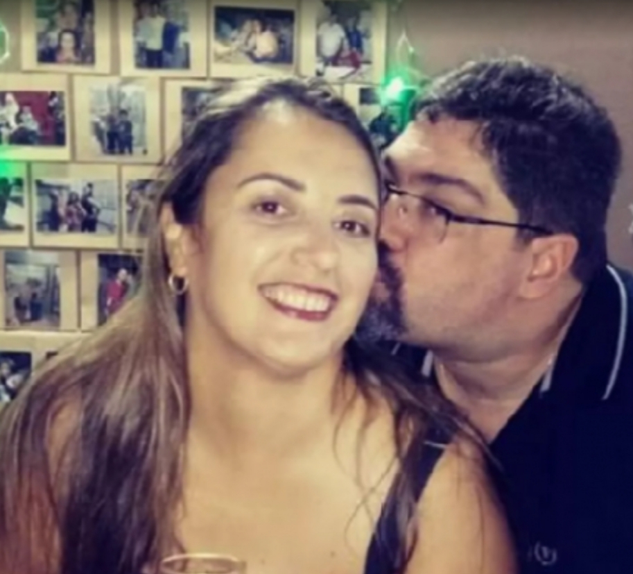 Mulher reconhece o corpo do marido vítima de covid -19 por videochamada: ‘perdi meu grande amor’