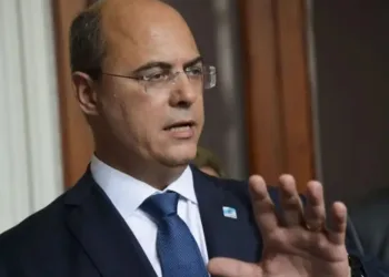 Wilson Witzel critica Bolsonaro por apoiar mulher que pediu a reabertura do comércio