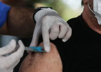Vacinação contra gripe no Rio de Janeiro será retomada amanhã