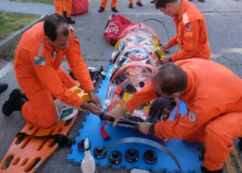 Corpo de Bombeiros faz primeiro transporte aéreo inter-hospitalar com vítima de Covid-19 no RJ