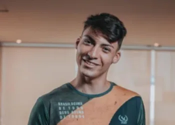 Prefiro morrer transando do que tossindo’, afirma filho 04 de Bolsonaro sobre o coronavírus