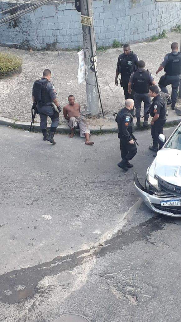 Perseguição, tiros e bandido preso na avenida Brasil