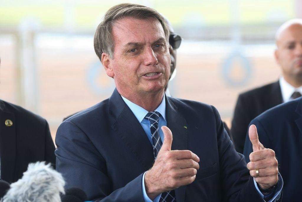 BOLSONARO SANCIONA AUXÍLIO DE R$ 600