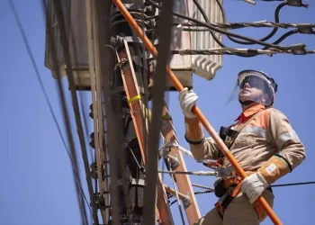 JUSTIÇA PROÍBE CORTE DE ENERGIA ELÉTRICA POR 90 DIAS NO RIO