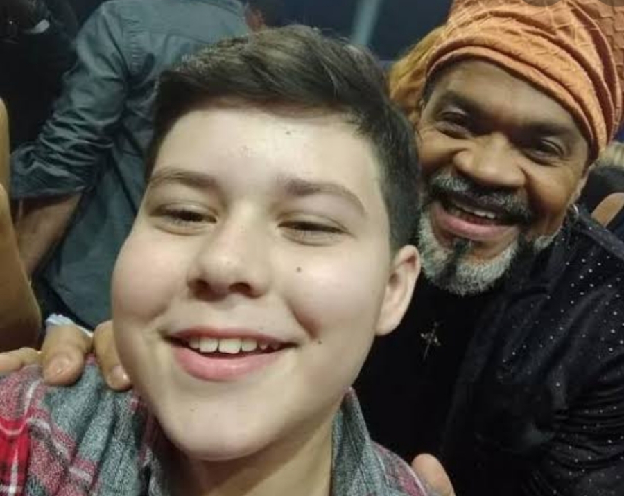 ADOLESCENTE DE 15 ANOS QUE PARTICIPOU DO THE VOICE KIDS FOI EXECUTADO COM VÁRIOS TIROS