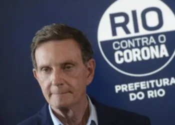 Crivella diz que não vai relaxar medidas mas descarta isolamento total