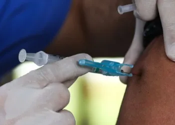 Pfizer surpreende o mundo anunciando vacina