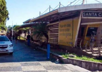 Homem é preso por mostrar órgão genital a mulheres na estação do BRT de Santa Cruz