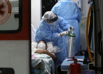 Mundo tem 3,8 milhões de casos de covid-19; Brasil é 6º em mortes