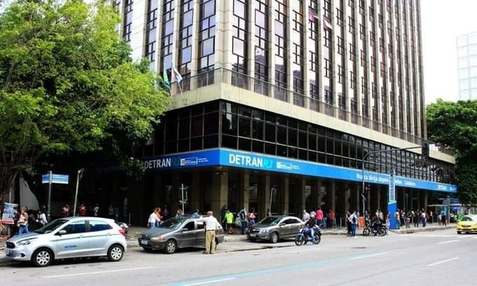 DETRAN-RJ FAZ MUTIRÃO PARA EMITIR CARTEIRAS DE IDENTIDADE COM URGÊNCIA