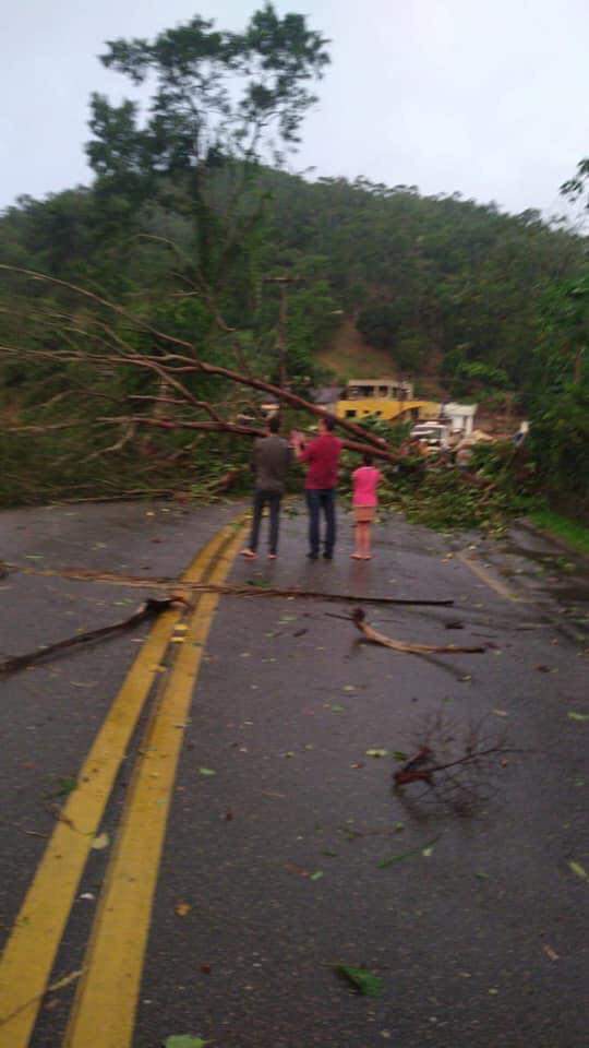 TEMPESTADE SEVERA CAUSA DESTRUIÇÃO EM CIDADE NO MUNICÍPIO DO RJ