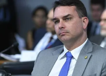 Senador Flávio Bolsonaro Responde Acusações Do Governador Do Rio Wilson Witzel.