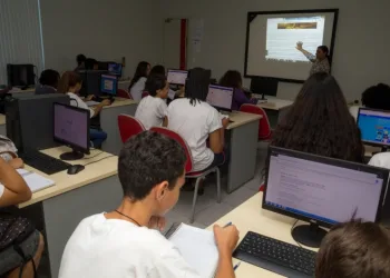 Escolas questionam desconto de mensalidades no STF