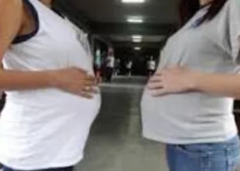 Mães menores de idade já podem pedir auxílio emergencial