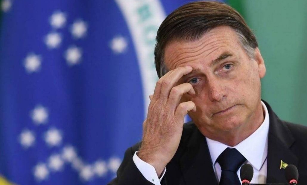 Bolsonaro pede que apoiadores não saiam às ruas no próximo domingo