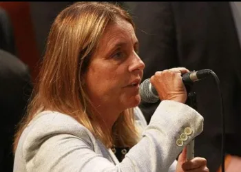 Alerj aprova projeto de lei da deputada Lucinha, oficializando o serviço de remoção em domicílios em até 12 horas após solicitação.