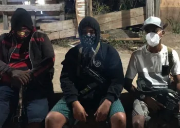 Traficantes do Rio distribuem medicamentos nas favelas
