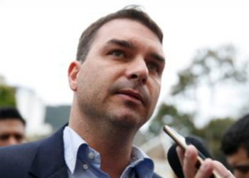 Advogado Wassef abandona defesa do senador Flávio Bolsonaro