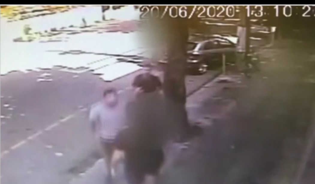 Homem é agredido após flagrar aglomeração e tirar foto no Rio