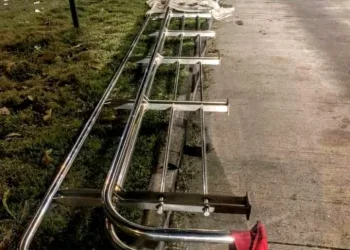 Dois Homens São Presos Por Furtarem Corrimão De 7 Metros Em Uma Estação De BRT.