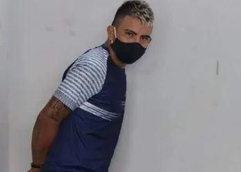 ” PAI” QUE APARECIA BATENDO NO FILHO DE 1 ANO EM VÍDEO É PRESO!