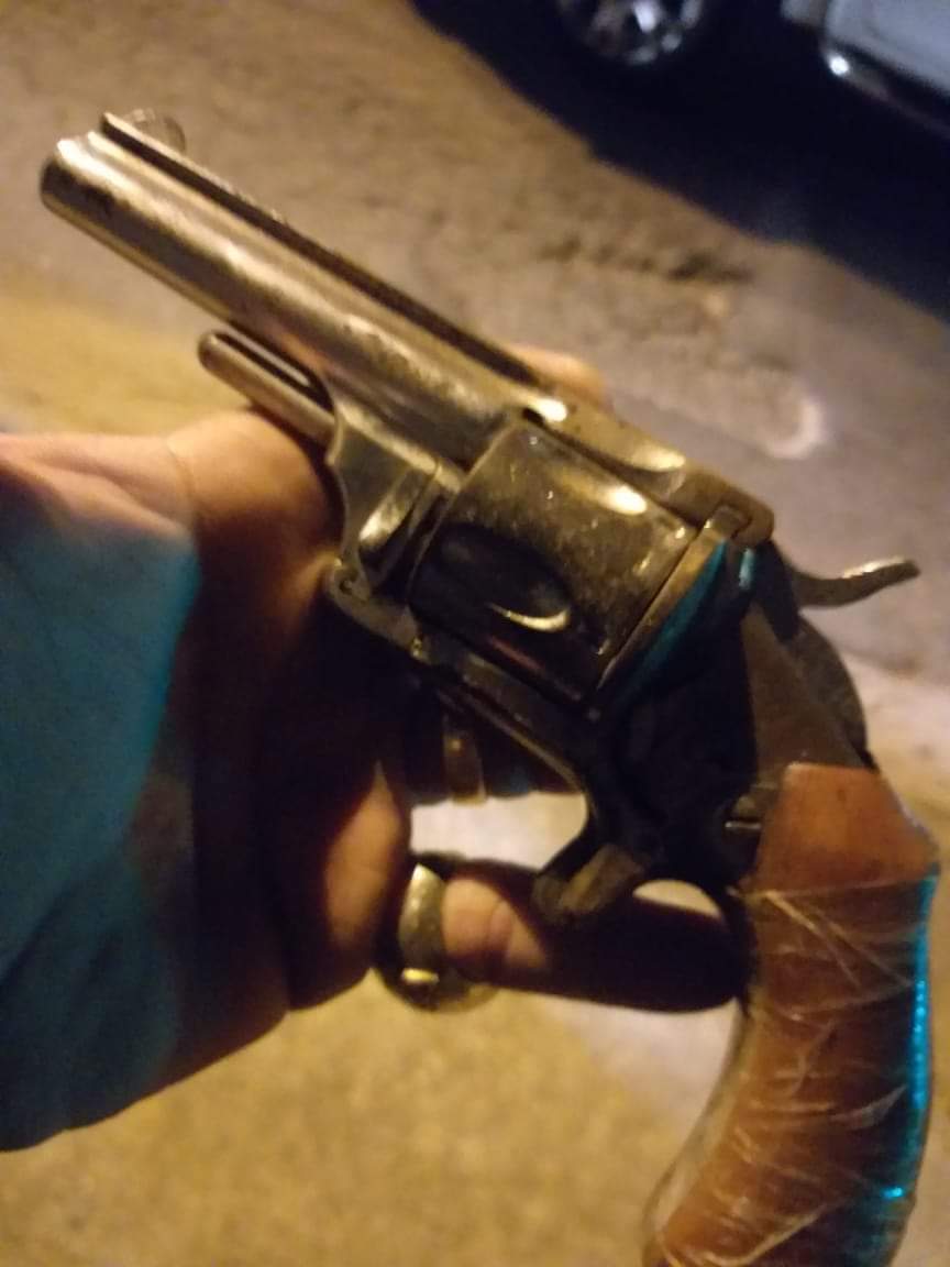 VAGABUNDOS PRESOS ASSALTANDO EM SANTÍSSIMO( FOTOS)