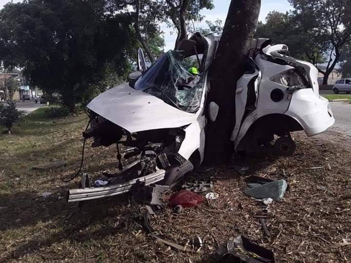 JOVEM MORRE EM ACIDENTE GRAVE NA AVENIDA BRASIL!!( FOTOS)