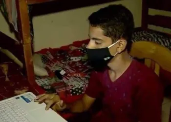 ESTUDANTE QUE USAVA WI-FI DE AÇOUGUE GANHA NOTEBOOK E INTERNET EM CASA