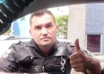 POLICIAL E AMIGO SÃO MORTOS EM EMBOSCADA NO RIO