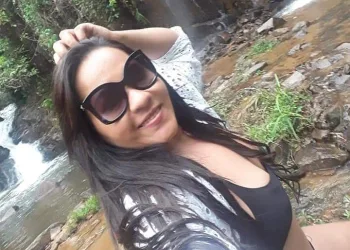 Mulher e convidados são executados dentro de casa( vídeo)