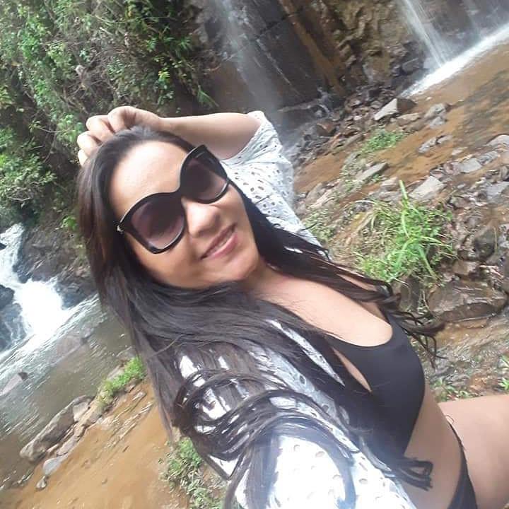 Mulher e convidados são executados dentro de casa( vídeo)