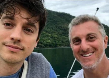 Mãe de Luciano Huck revela que não foi fácil descobrir que o irmão do apresentador é gay