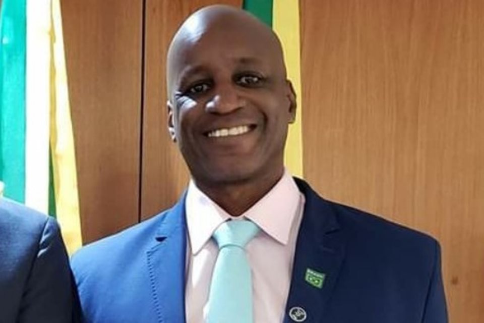 Defensoria pede ao STJ saída urgente de Sérgio Camargo do comando da Fundação Palmares