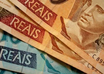 Após seis meses, é sancionada lei que estabelece salário mínimo em 2020