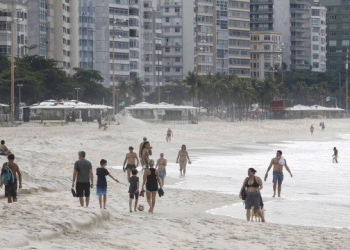 Crivella decide neste domingo se flexibiliza o isolamento na cidade do Rio