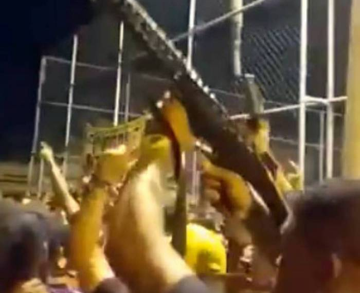 Polícia prende integrantes de grupo de bate-bolas que estavam em festa da milícia no Tanque