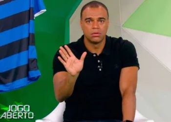 Denilson vê ‘drible feio’ de atacante do Flamengo na decisão do Estadual: ‘Tem que ver meu DVD’