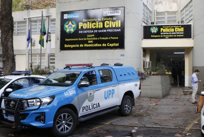 Policiais militares são alvos de operação contra milícia da Zona Oeste