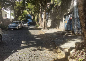 Corpo de bebê recém-nascido é encontrado dentro de lixeira na Tijuca