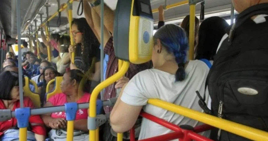 Prefeitura aplicou mais de 200 multas por irregularidades nos ônibus apenas nesta semana