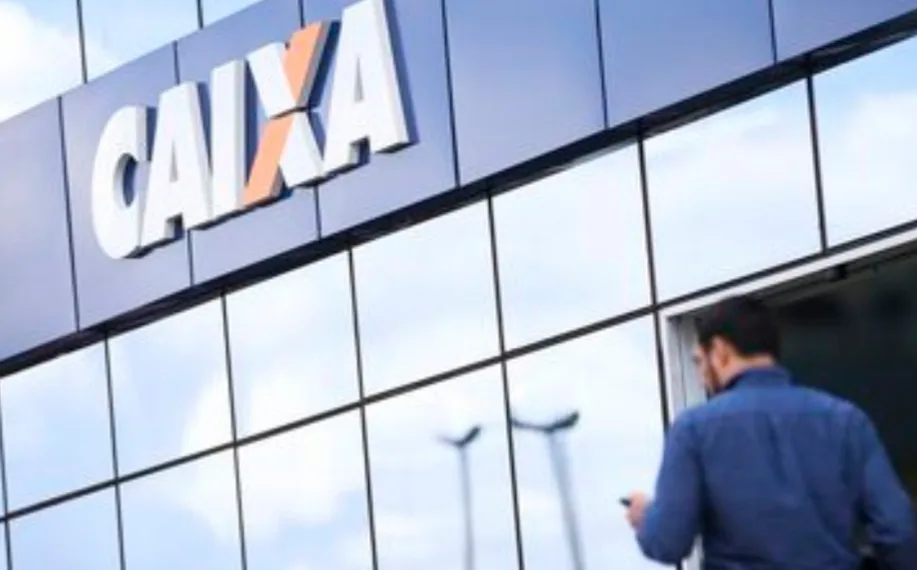 Caixa abre agências neste sábado para atender auxílio emergencial