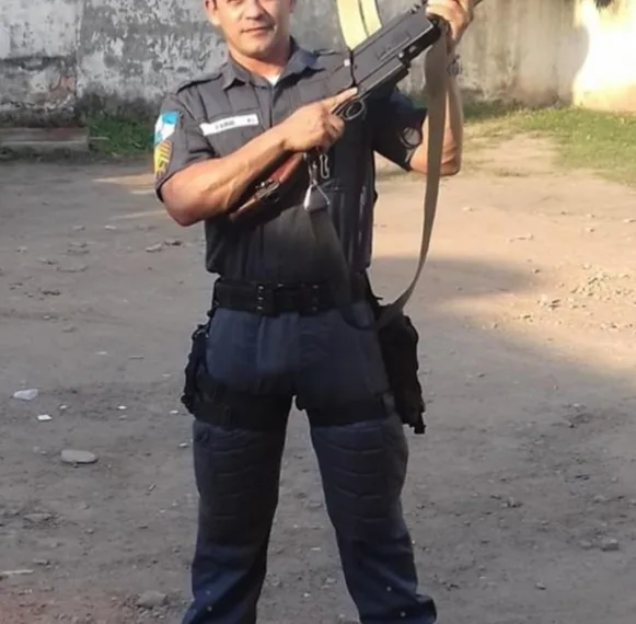 SGT FICOU ENCURRALADO E MORTO POR MARGINAIS NO RIO