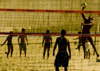 Em nova fase da reabertura, prefeitura libera estacionamento de veículos na orla do Rio