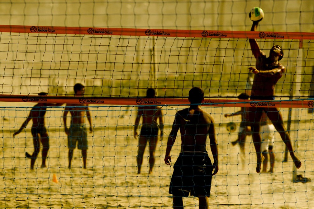 Em nova fase da reabertura, prefeitura libera estacionamento de veículos na orla do Rio