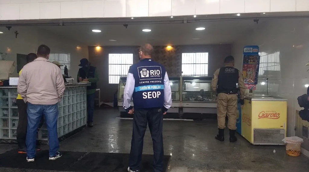 Prefeitura fiscalizou 79 estabelecimentos e ambulantes em dois dias de ações conjuntas contra a pandemia na Zona Norte