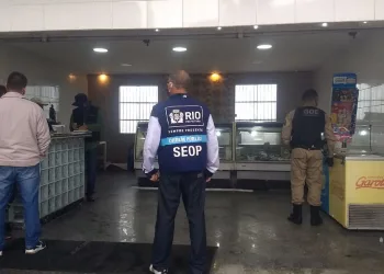 Prefeitura fiscalizou 79 estabelecimentos e ambulantes em dois dias de ações conjuntas contra a pandemia na Zona Norte